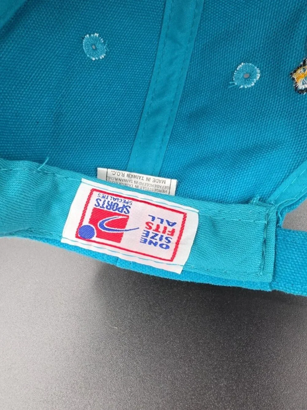 Vintage Detroit Pistons Sports Specialties NBA Teal Wool Blend Snapback Hat RARE